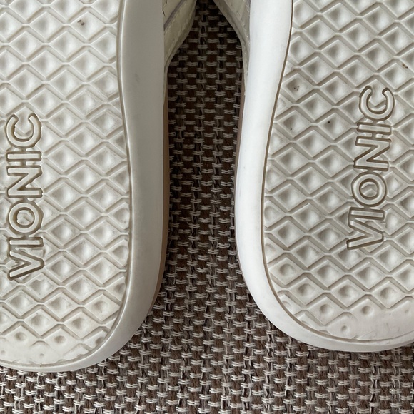 Beige Vionic sandals size 9 - Picture 11 of 13